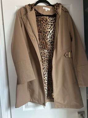 Via Spiga Tan Trench Coat with Leopard-Print Lining